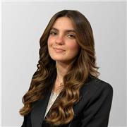 Laureata in psicologia e diplomata in lingue